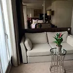 Chambre Louix Champs Elysees