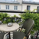Chambre Louix Champs Elysees