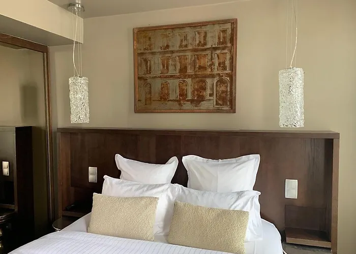Chambre Louix Champs Elysees